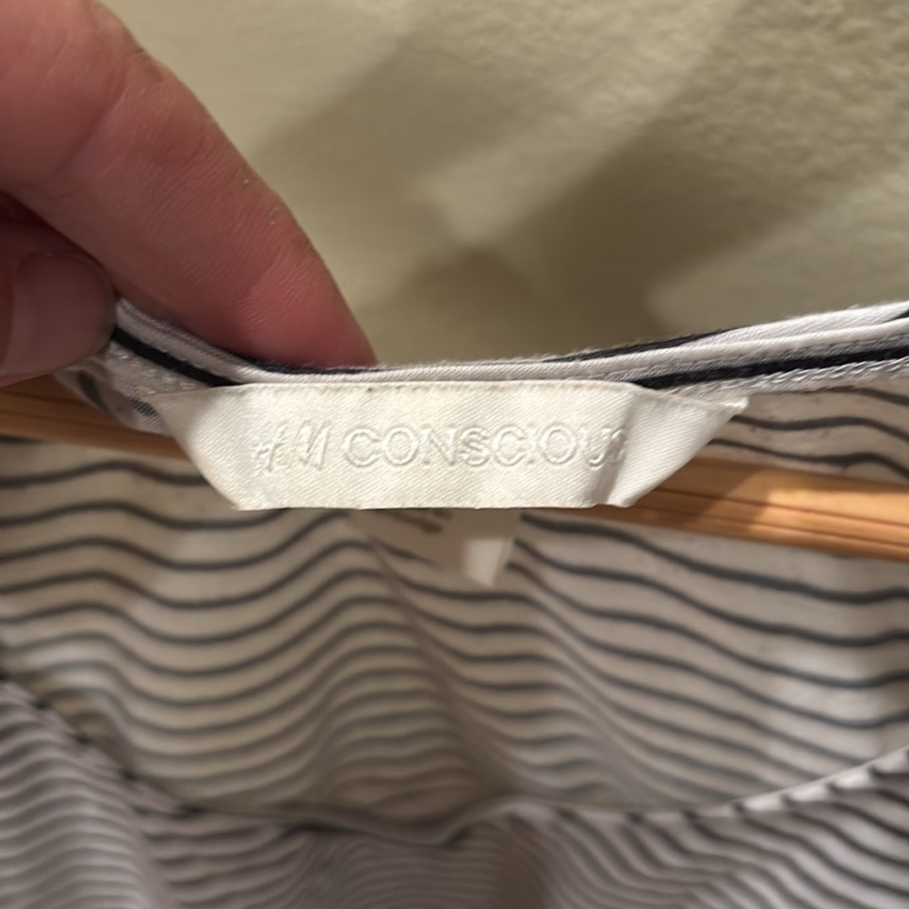 H and M Striped Sleeveless tank top - Black and White - Picture 5 of 8